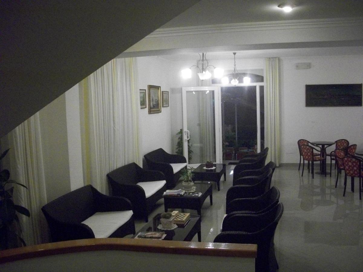 Hotel Liliana Rimini Kültér fotó