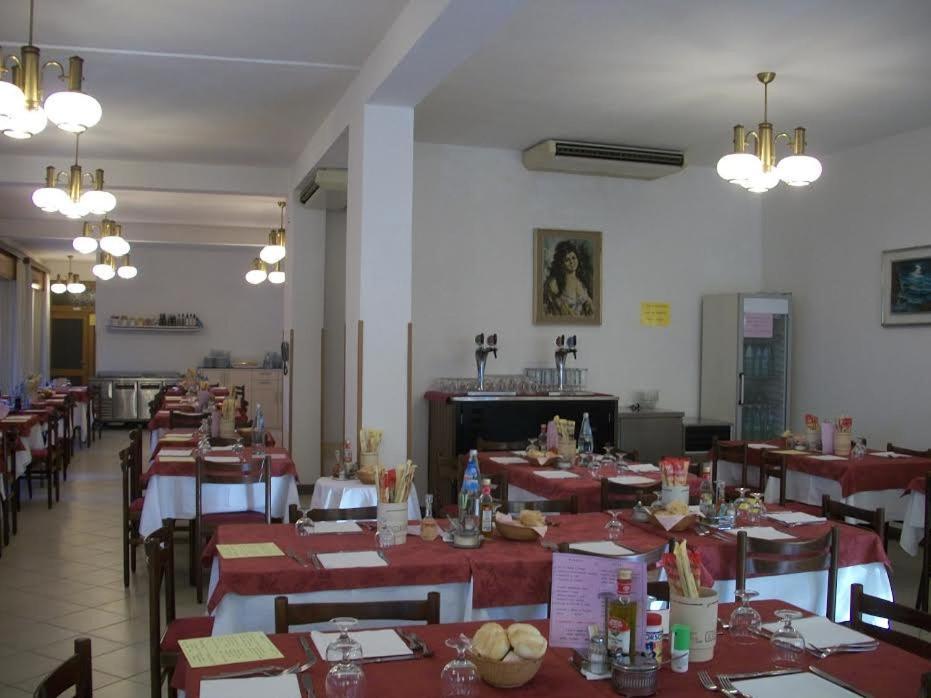 Hotel Liliana Rimini Kültér fotó