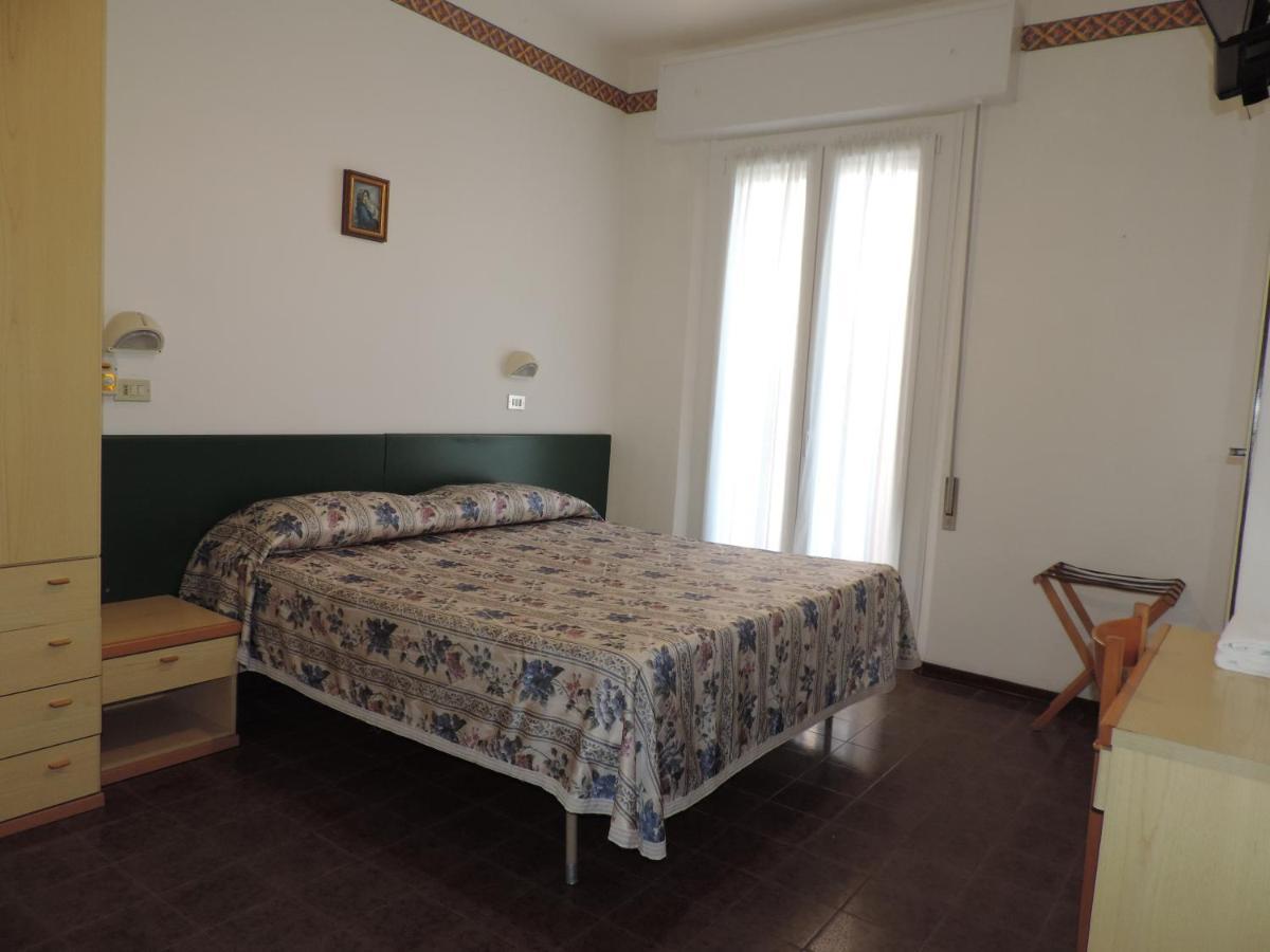 Hotel Liliana Rimini Kültér fotó