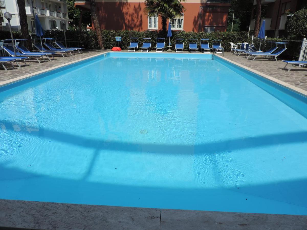 Hotel Liliana Rimini Kültér fotó