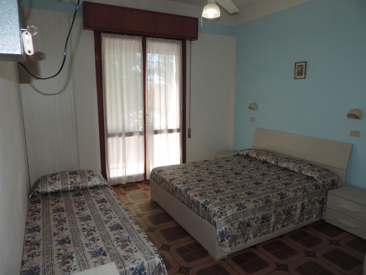 Hotel Liliana Rimini Kültér fotó